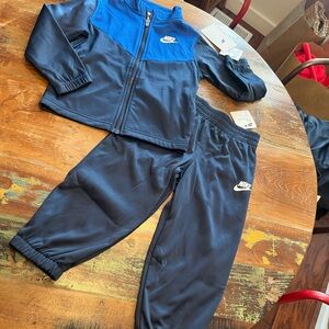 NWT Nike Boys 2 Piece Set